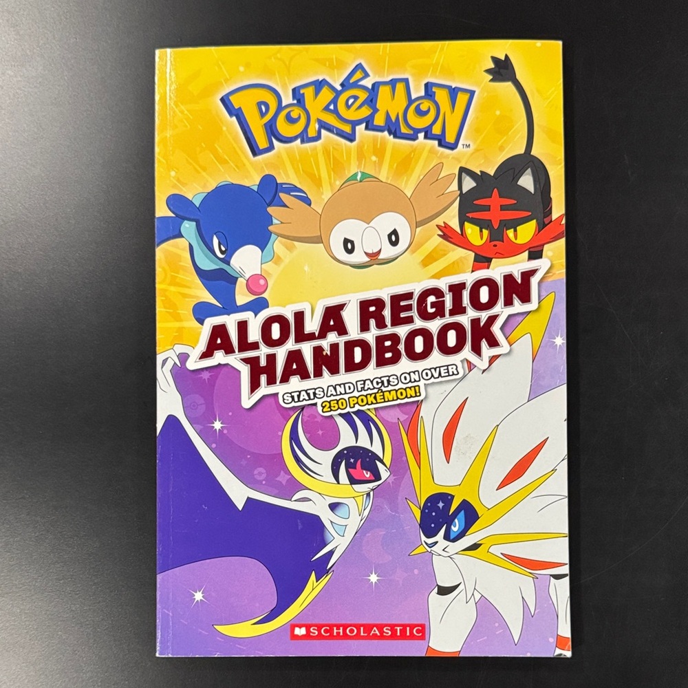 Pokémon | Alola Region Handbook - Scholastic Softcover Book